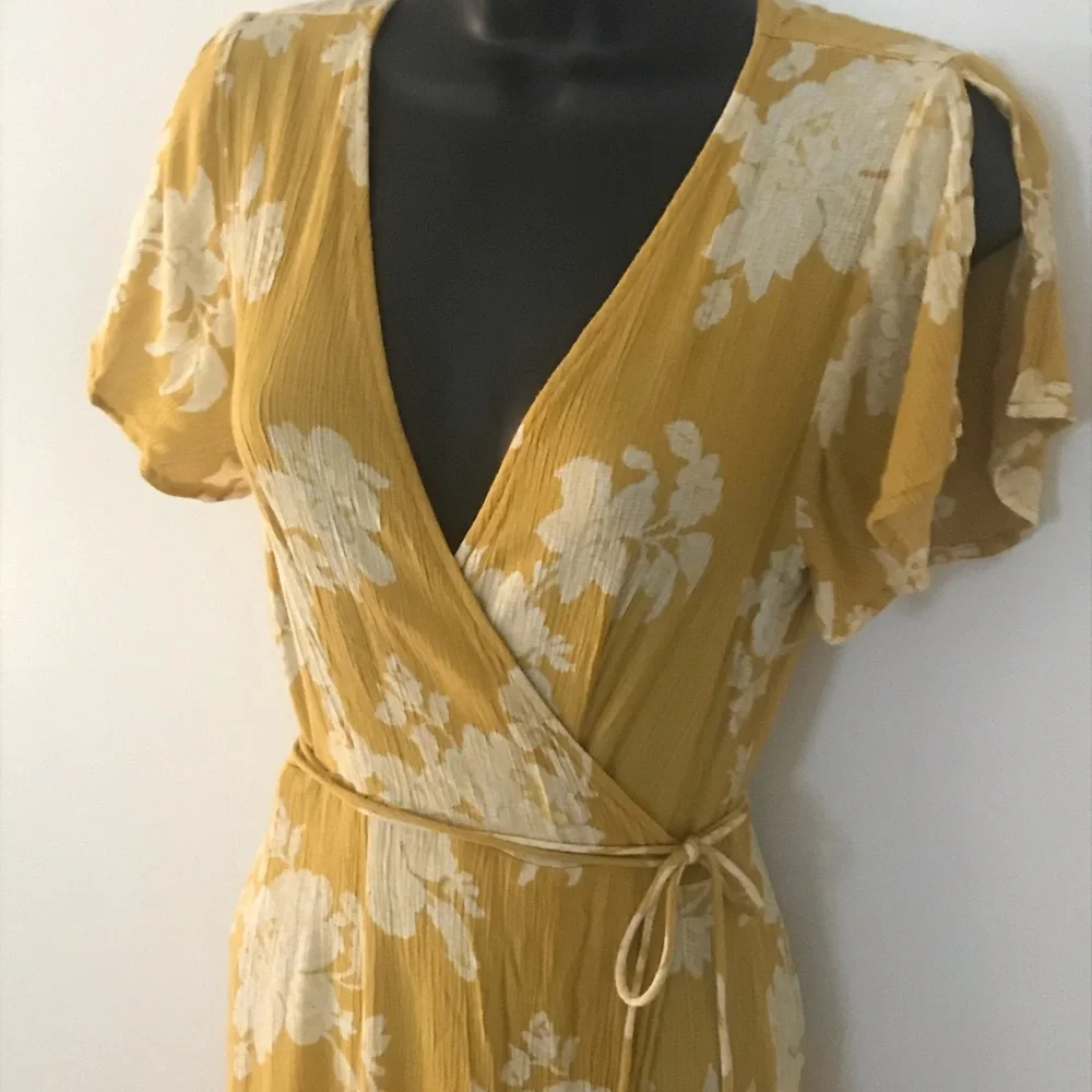 SOLD Lulu’s yellow maxi wrap dress Sz Sm - Picture 8 of 12